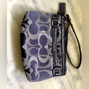 💙Coach 🔹Small Blue Wristlet